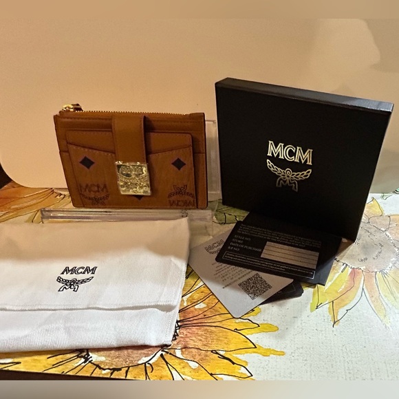 MCM Cognac Patricia Visetos Card  Case - Picture 1 of 10